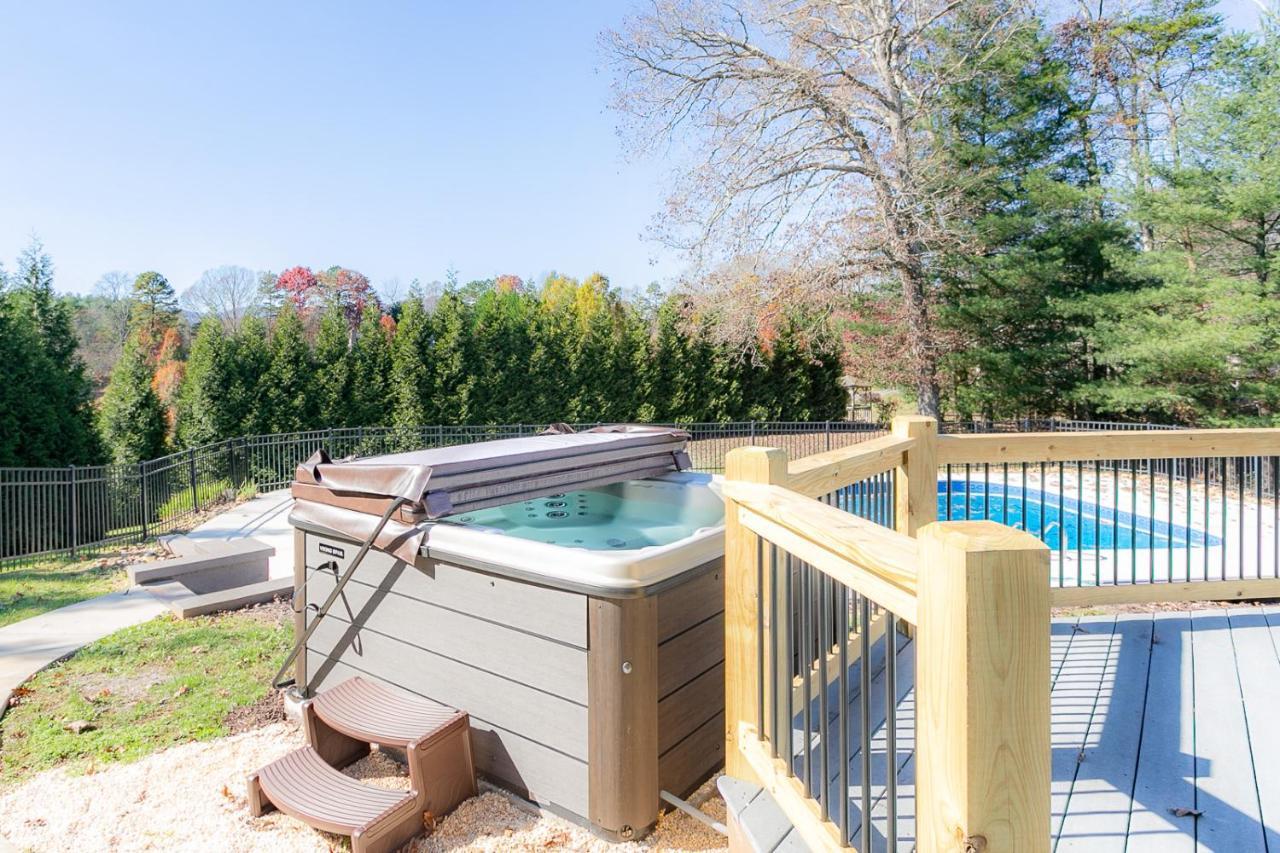 Luxurious House With Pool Near Asheville By Mighty Tree Properties Leicester Eksteriør billede