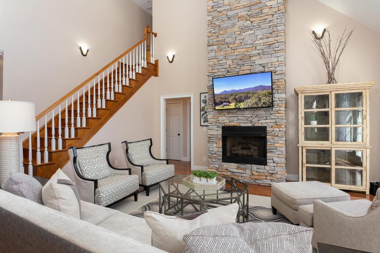 Luxurious House With Pool Near Asheville By Mighty Tree Properties Leicester Eksteriør billede
